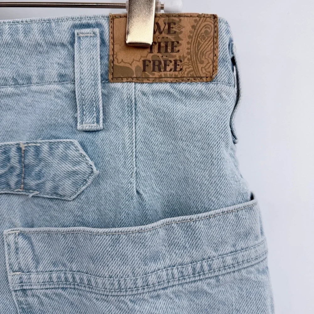 WE THE FREE Major Leagues Mid Rise Cuffed Jeans Light Wash 26 - Picture 5 of 9